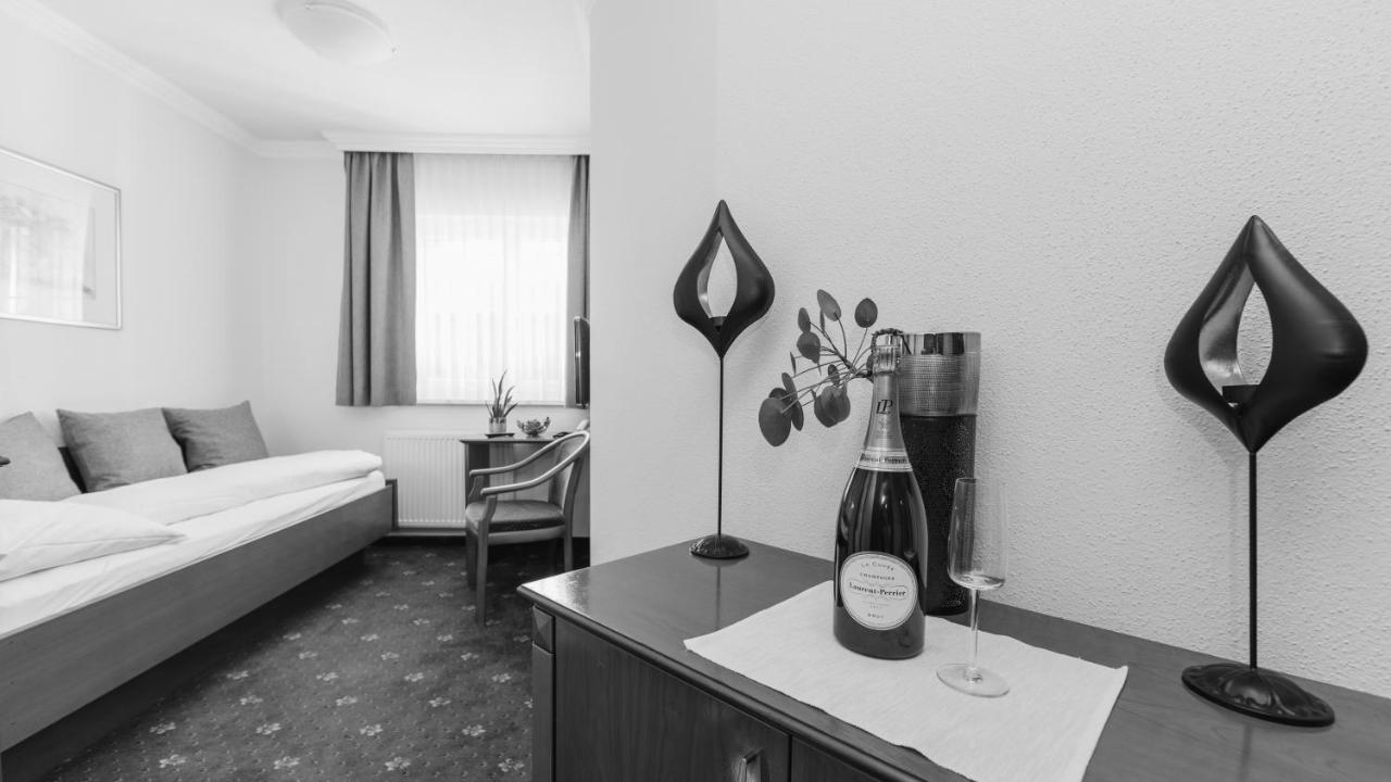 Deluxe Single Room Balcony,1303906306:JPEG