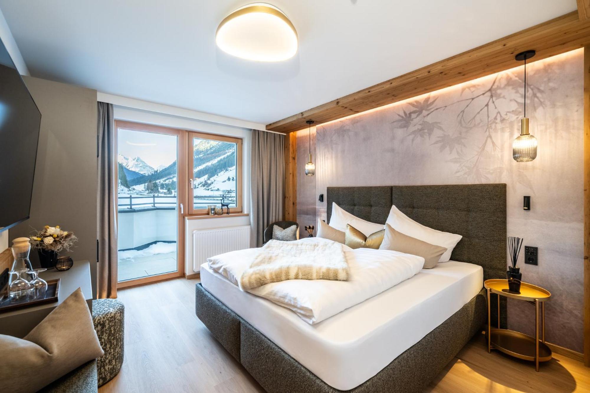 Double Room Mountain View