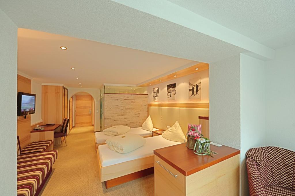 Deluxe Triple Room