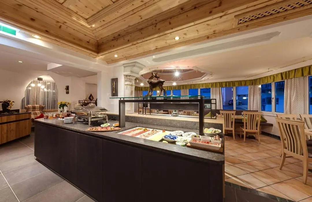 Hotel Garni Stefanie-1