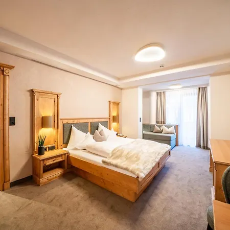 Boutique Hotel Montanara-3