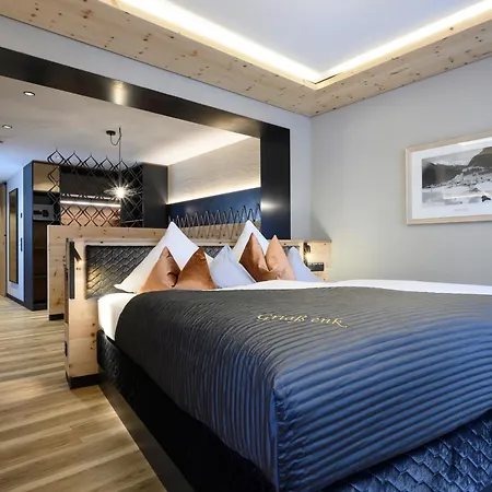 Hotel Tirol-3