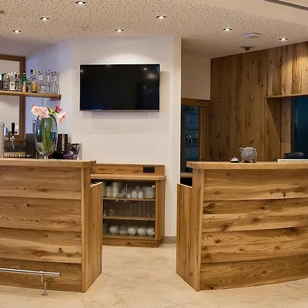 Hotel Garni Christine-3
